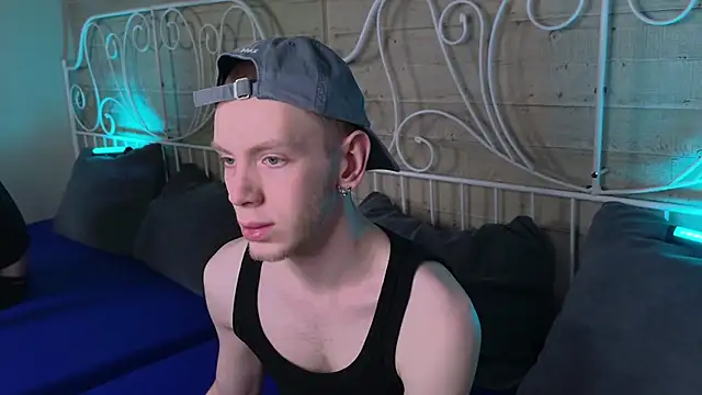 Snapshot of ZidNevil chatting on February 11, 2026, 8:25 pm ZidNevil online show from February 11, 2026, 8:25 pm