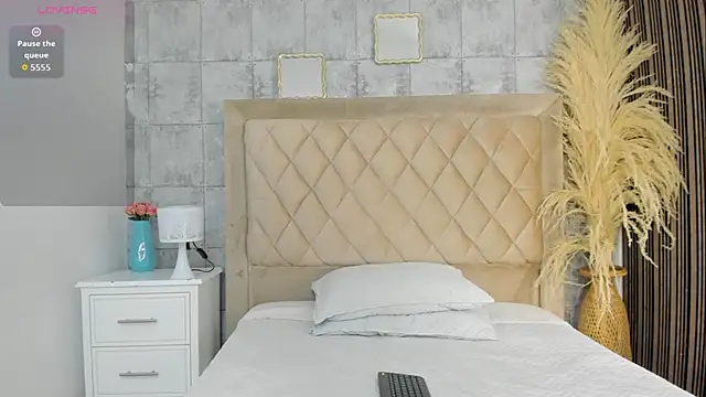 CleoFoxx  online show from March 27, 2026, 1:00 pm