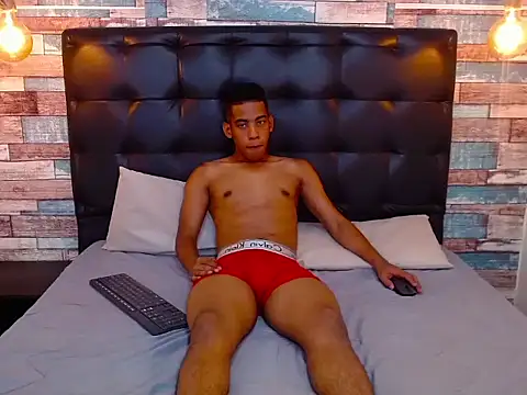 Snapshot of Luigi_Ferrer chatting on March 3, 2026, 2:18 am Luigi Ferrer online show from March 3, 2026, 2:18 am