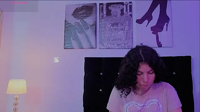 Zoe-yanin online show from March 9, 2026, 6:56 pm