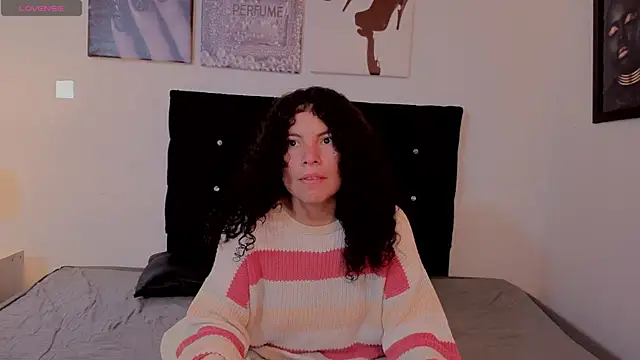 Zoe-yanin online show from March 25, 2026, 7:09 pm