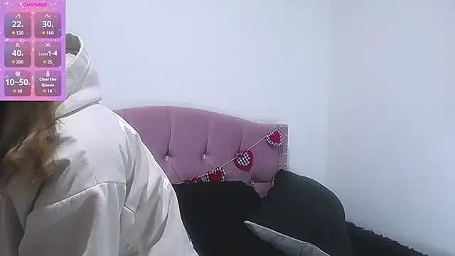 Snapshot of emily_cooper_pym chatting on February 4, 2026, 12:00 pm emily cooper pym online show from February 4, 2026, 12:00 pm