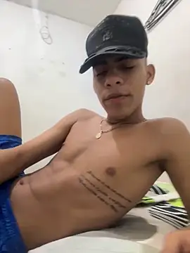 Snapshot of dominick_fran chatting on February 20, 2026, 6:26 am dominick fran online show from February 20, 2026, 6:26 am