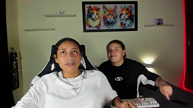 meredit cris23 online show from March 4, 2026, 5:13 am