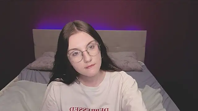 VixenLight online show from February 6, 2026, 11:24 am