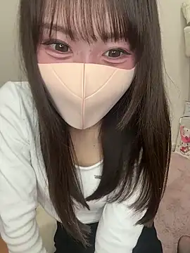 momo mm online show from May 20, 2026, 2:07 am