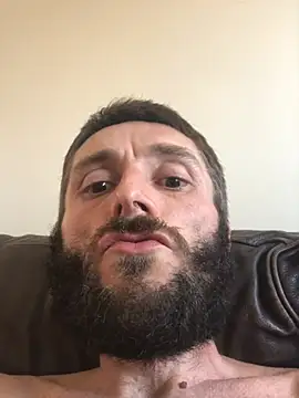 pezzerb7 online show from July 14, 2026, 12:11 pm