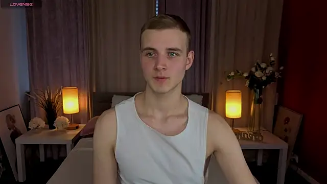 Snapshot of HereAlexColee chatting on February 18, 2026, 2:13 pm HereAlexColee online show from February 18, 2026, 2:13 pm