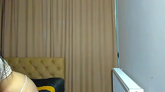 Lesyalisss online show from May 16, 2026, 7:34 pm