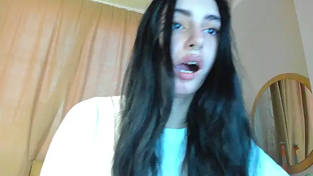 Snapshot of Lesyalisss chatting on June 15, 2026, 4:53 pm Lesyalisss online show from June 15, 2026, 4:53 pm