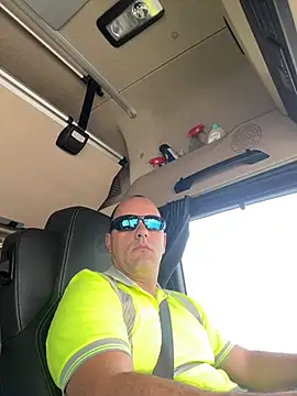 kipsy0 online show from April 9, 2026, 1:49 pm