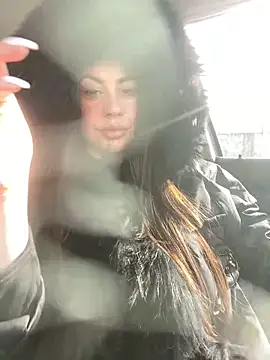 Snapshot of goldengenesdoll chatting on February 25, 2026, 11:31 am goldengenesdoll online show from February 25, 2026, 11:31 am