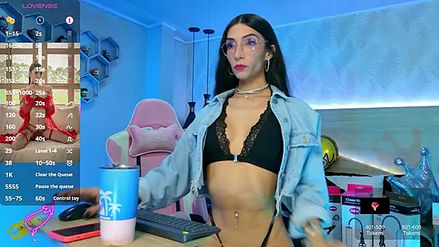 kylliefox  online show from October 17, 2025, 1:57 pm