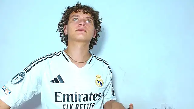 arielnoir6958 online show from April 3, 2026, 11:36 pm