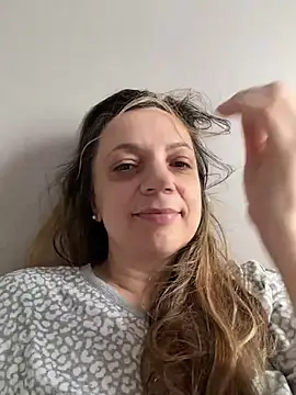 ShyFlameLive online show from May 17, 2026, 11:06 am