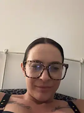 SophieSchmidt online show from April 10, 2026, 6:34 pm