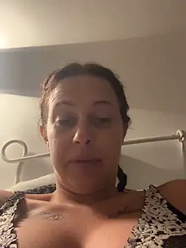 SophieSchmidt online show from April 20, 2026, 6:42 pm