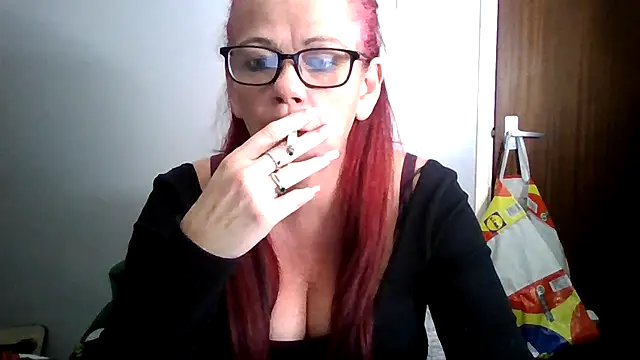 Forbidden-Irish-x online show from April 8, 2026, 10:32 pm