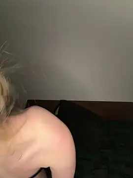 Snapshot of Zoey__08 chatting on March 2, 2026, 8:59 pm Zoey 08 online show from March 2, 2026, 8:59 pm