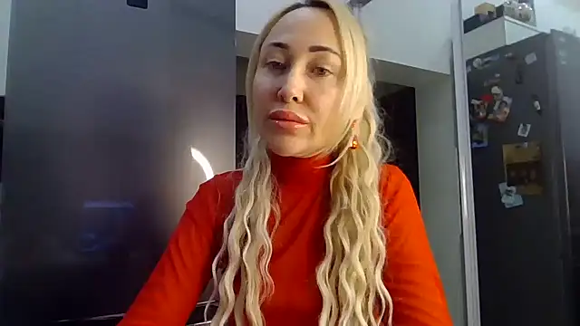 Snapshot of NanaGold2992 chatting on February 8, 2026, 3:54 am NanaGold2992 online show from February 8, 2026, 3:54 am