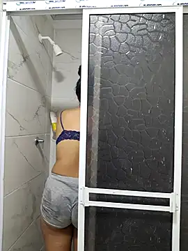 Cris18sexy online show from May 11, 2026, 12:00 pm