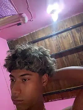 Snapshot of Adan21_cm chatting on February 9, 2026, 5:44 am Adan21 cm online show from February 9, 2026, 5:44 am