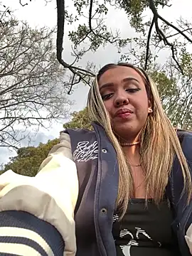 AryMoonxxx online show from February 14, 2026, 10:17 pm