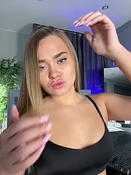 Snapshot of MonicaWestt chatting on March 1, 2026, 6:48 am MonicaWestt online show from March 1, 2026, 6:48 am