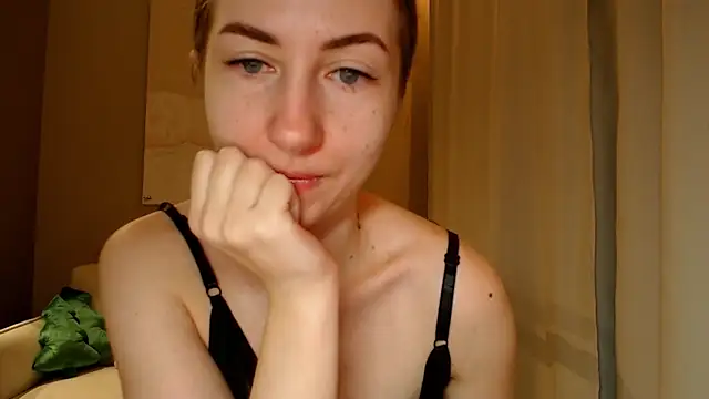 Snapshot of BluueSilk chatting on January 24, 2025, 6:03 am BluueSilk online show from January 24, 2025, 6:03 am