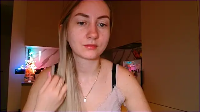 Snapshot of BluueSilk chatting on February 18, 2026, 6:09 am BluueSilk online show from February 18, 2026, 6:09 am