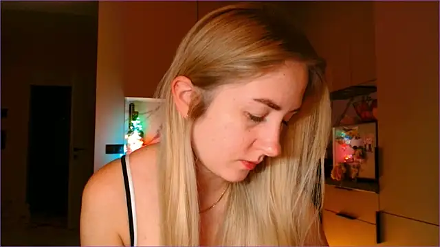 Snapshot of BluueSilk chatting on February 19, 2026, 6:31 am BluueSilk online show from February 19, 2026, 6:31 am