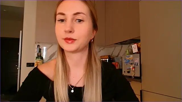 Snapshot of BluueSilk chatting on February 27, 2026, 12:27 pm BluueSilk online show from February 27, 2026, 12:27 pm