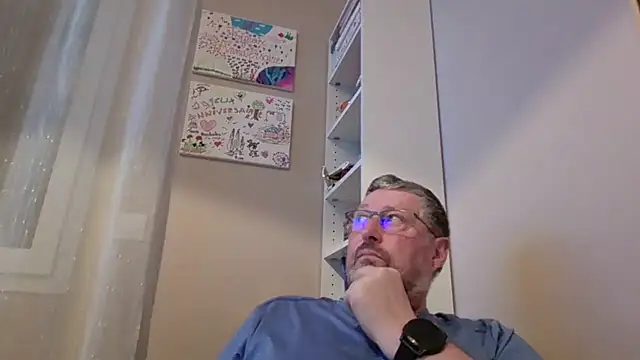 doudou310 online show from February 26, 2026, 4:55 am