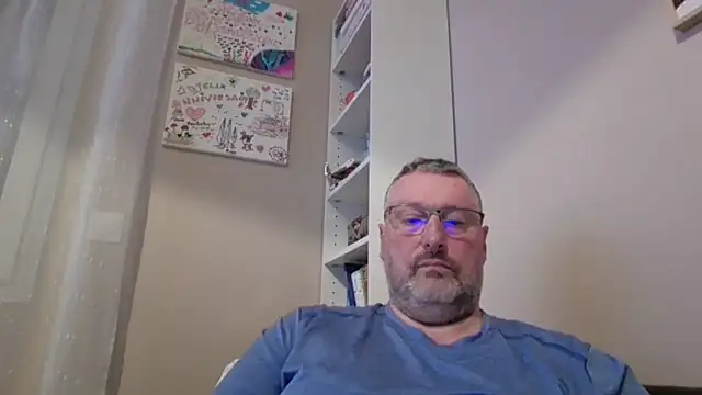 doudou310 online show from March 5, 2026, 5:14 am