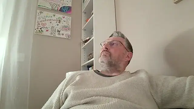 doudou310 online show from March 28, 2026, 3:44 pm