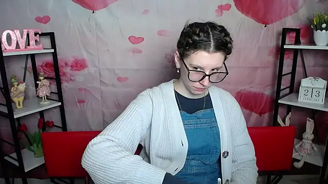 Snapshot of LilianaShine chatting on February 23, 2026, 6:11 am LilianaShine online show from February 23, 2026, 6:11 am