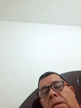 Snapshot of eros3442 chatting on March 1, 2026, 4:03 am eros3442 online show from March 1, 2026, 4:03 am