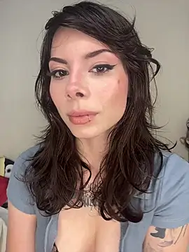 Isalove99 online show from February 25, 2026, 1:32 pm