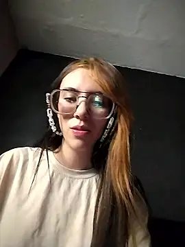 Snapshot of Winniedepootha chatting on February 8, 2026, 7:50 pm Winniedepootha online show from February 8, 2026, 7:50 pm