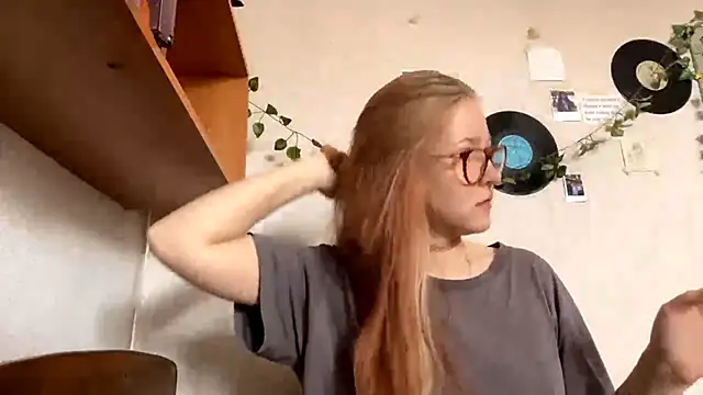 LaureenVielma online show from March 21, 2026, 7:02 am