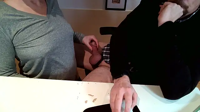 Snapshot of Curious_madame_scotsman chatting on February 16, 2026, 6:26 pm Curious madame scotsman online show from February 16, 2026, 6:26 pm