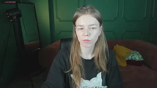 Snapshot of _Tina_Tayllor_ chatting on March 16, 2026, 1:37 pm Tina Tayllor online show from March 16, 2026, 1:37 pm