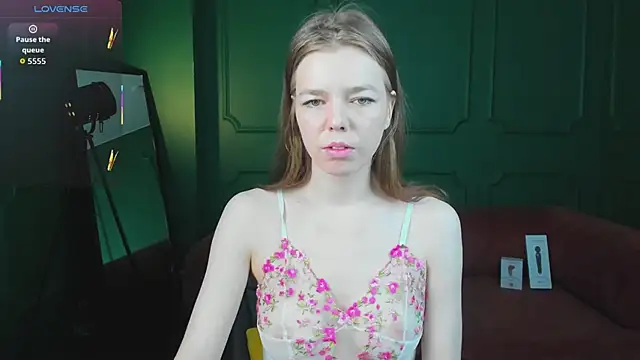 Snapshot of _Tina_Tayllor_ chatting on April 12, 2026, 9:42 pm Tina Tayllor online show from April 12, 2026, 9:42 pm