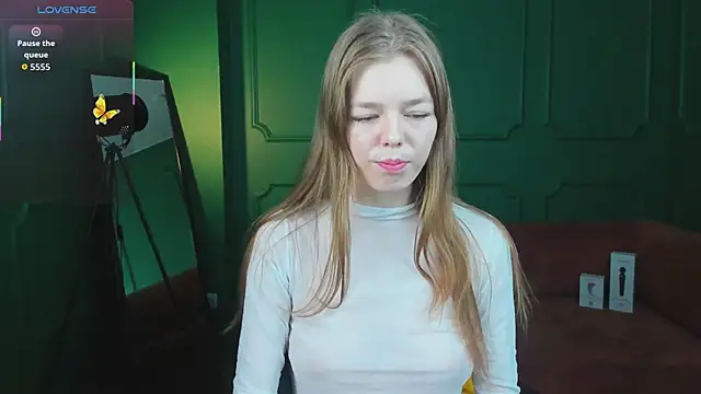 Snapshot of _Tina_Tayllor_ chatting on April 14, 2026, 2:34 pm Tina Tayllor online show from April 14, 2026, 2:34 pm