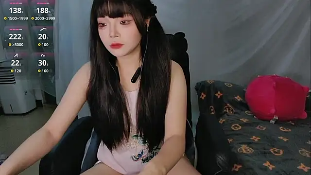 Eliana-ik online show from April 2, 2026, 2:04 pm