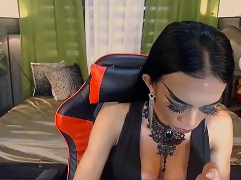 Snapshot of VeshtidaTS chatting on February 24, 2026, 5:27 am VeshtidaTS online show from February 24, 2026, 5:27 am