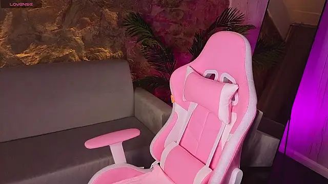 Snapshot of Candy_Lir chatting on February 14, 2026, 9:06 am Candy Lir online show from February 14, 2026, 9:06 am