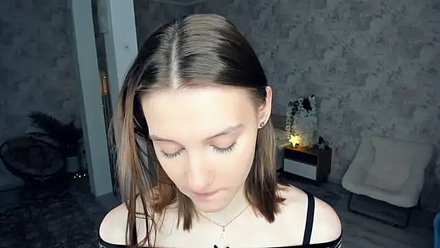 LianneBynon online show from March 7, 2026, 8:33 am