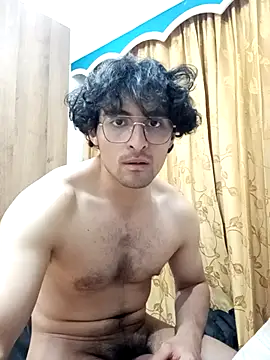 Snapshot of Apolo_Men chatting on February 6, 2026, 4:28 am Apolo Men online show from February 6, 2026, 4:28 am