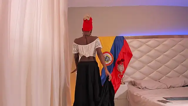 EvelynDivine online show from February 7, 2026, 1:04 pm